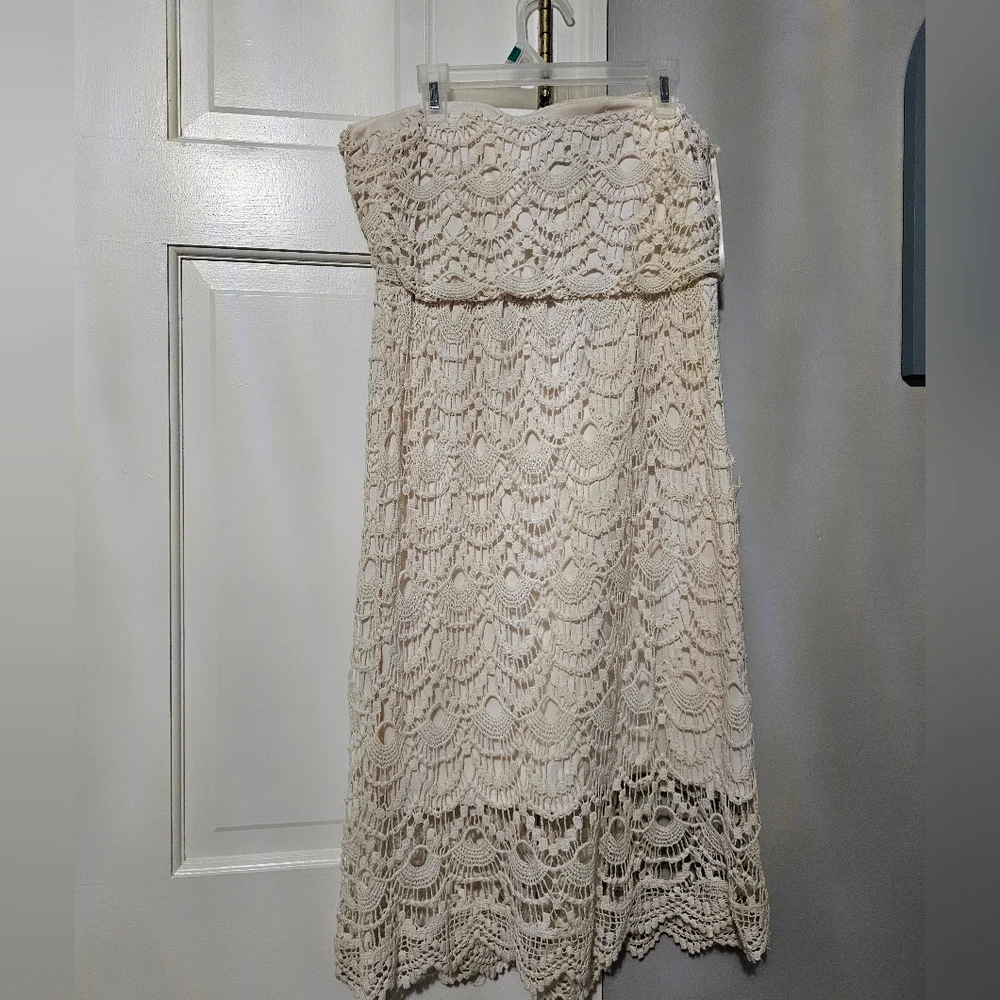 Ultra Pink Strapless Cream Lace Dress - Picture 2 of 4